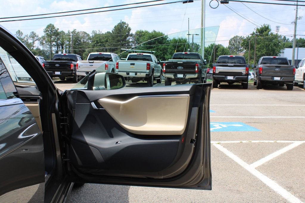 Used 2015 Tesla Model S 70D AWD/4WD image 26