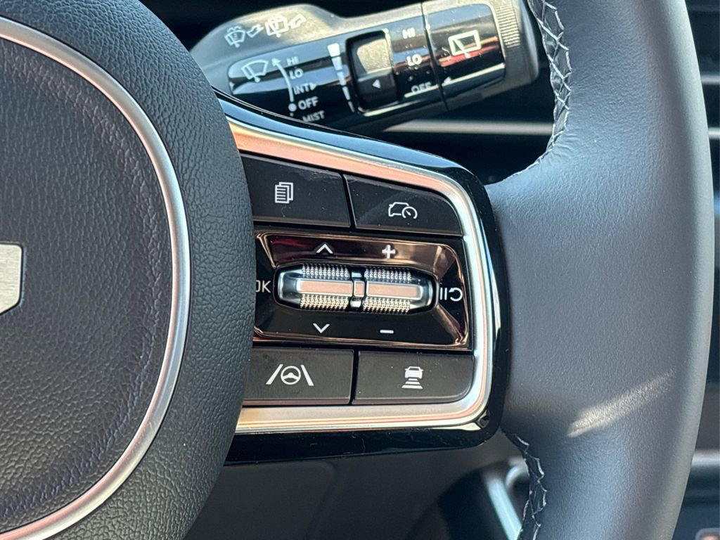 New 2026 Kia Carnival FWD image 18