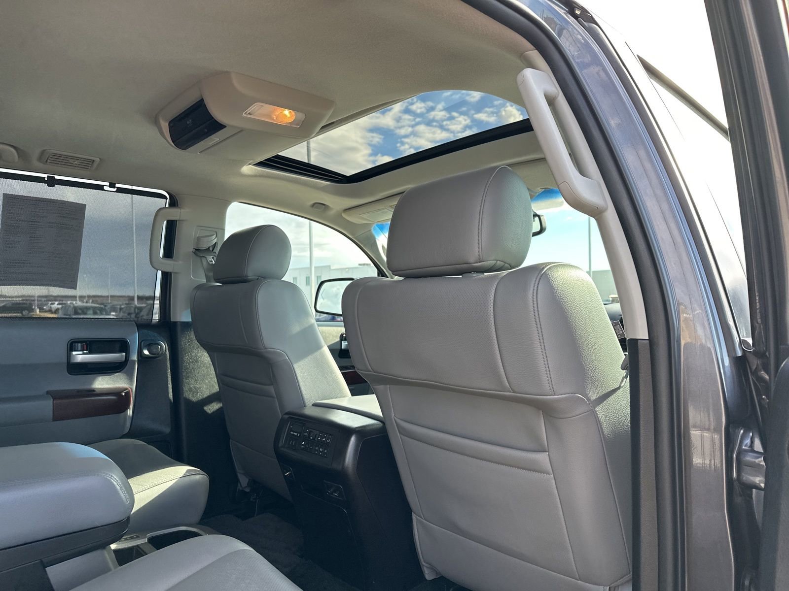 Used 2014 Toyota Sequoia Platinum AWD/4WD image 45