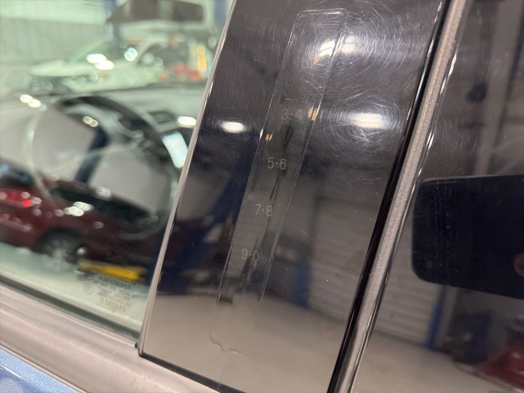 Used 2019 Ford Explorer XLT w/ Equipment Group 202A image 6