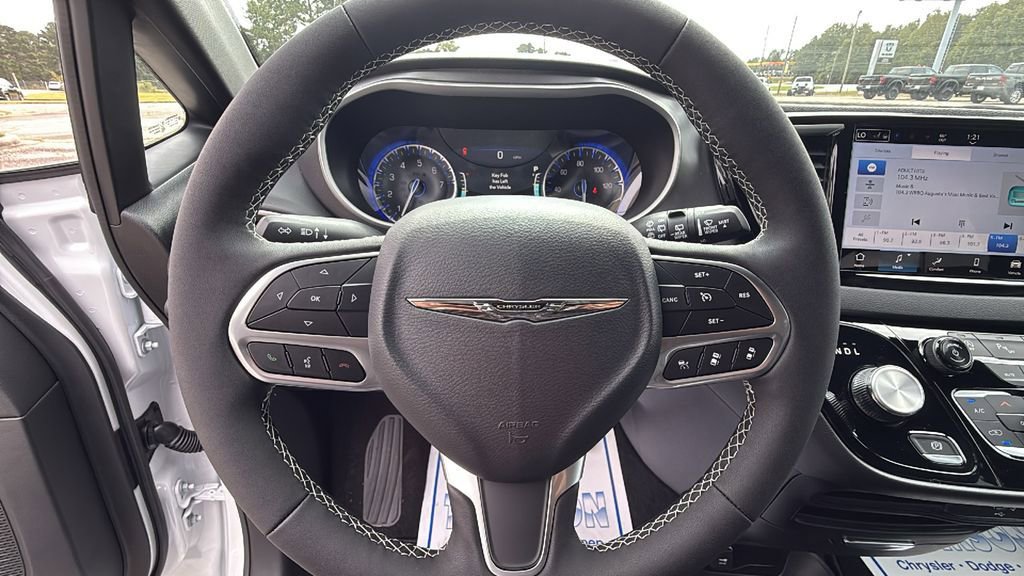 New 2026 Chrysler Voyager LX image 22