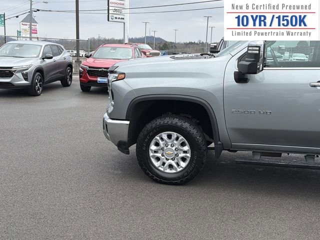 Used 2024 Chevrolet Silverado 2500 LTZ w/ LTZ Convenience Package image 12