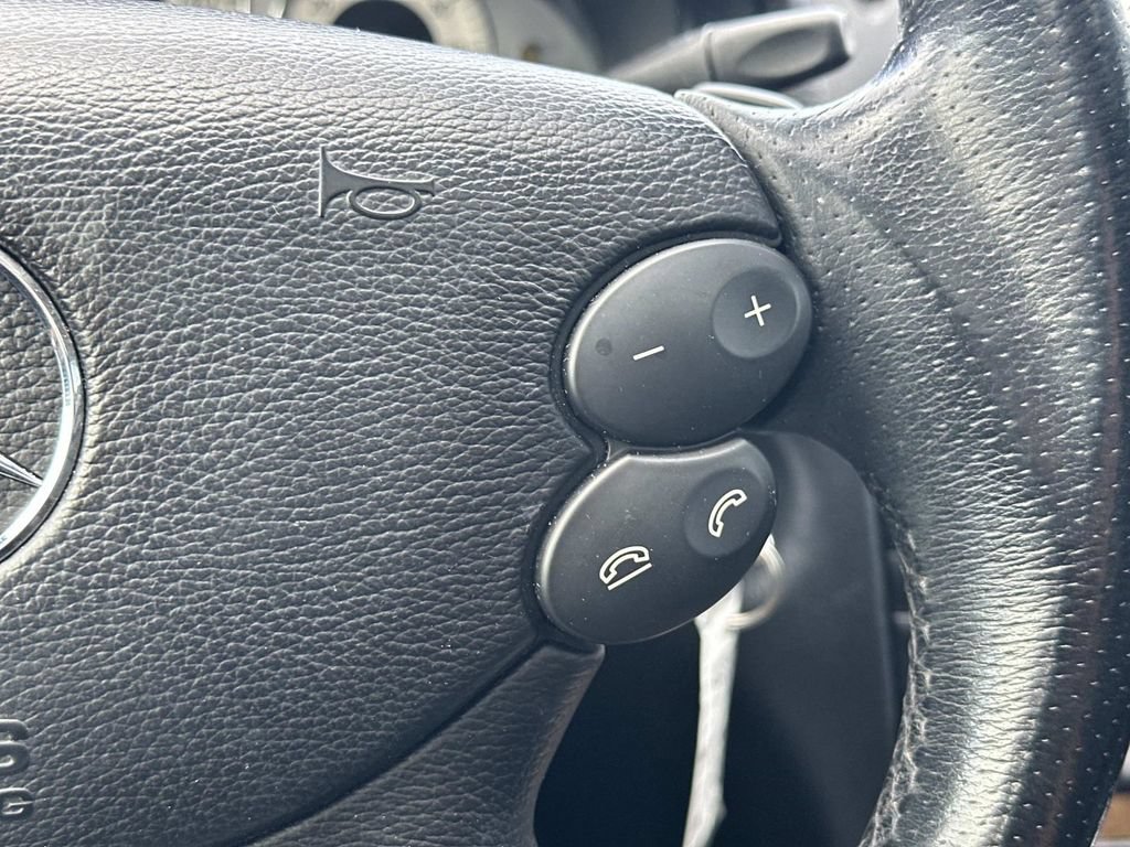 Used 2009 Mercedes-Benz E 350 4MATIC Sedan image 23
