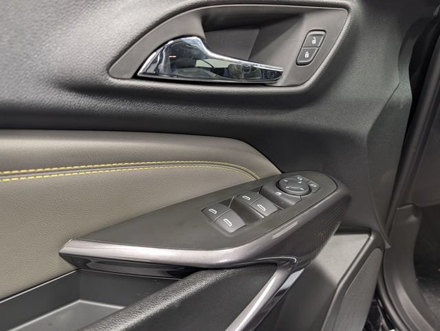 New 2026 Chevrolet Trax ACTIV w/ Sunroof Package FWD image 15