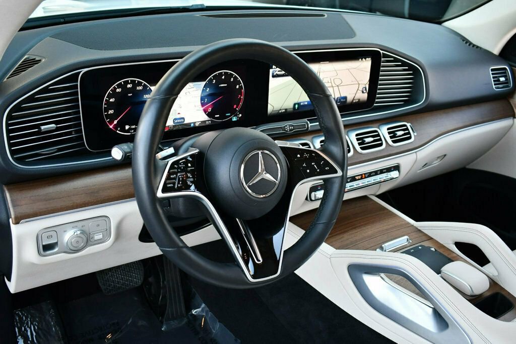 Used 2024 Mercedes-Benz GLE 450 4MATIC image 13