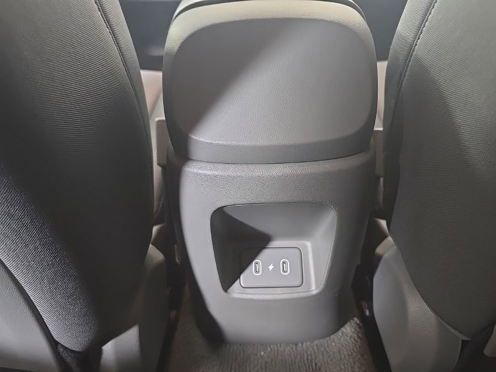 Used 2024 Hyundai Elantra SEL image 30