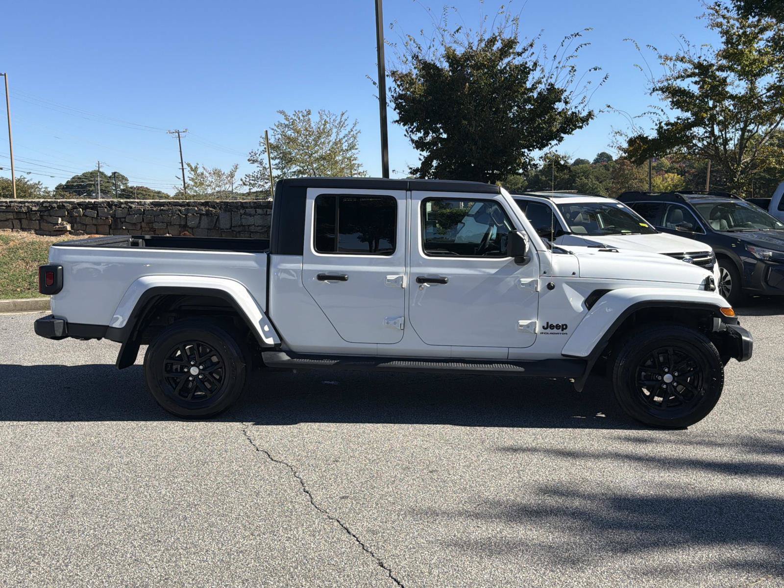 Used 2023 Jeep Gladiator Sport AWD/4WD image 10