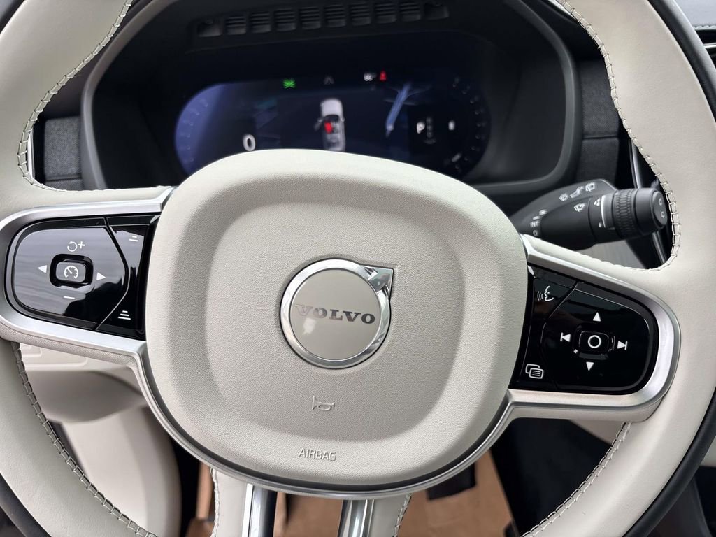 New 2026 Volvo XC90 B6 Ultra w/ Protection Package Premier image 17