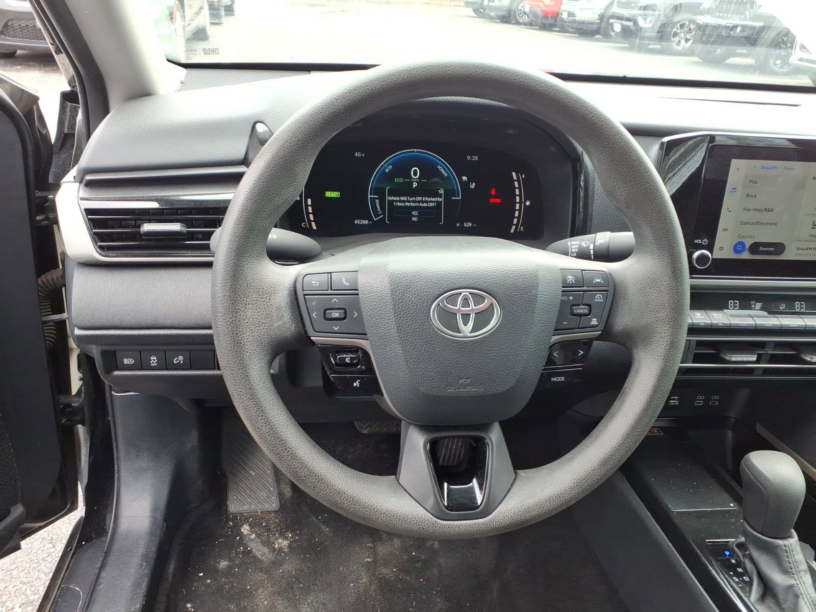 Used 2025 Toyota Camry LE image 8