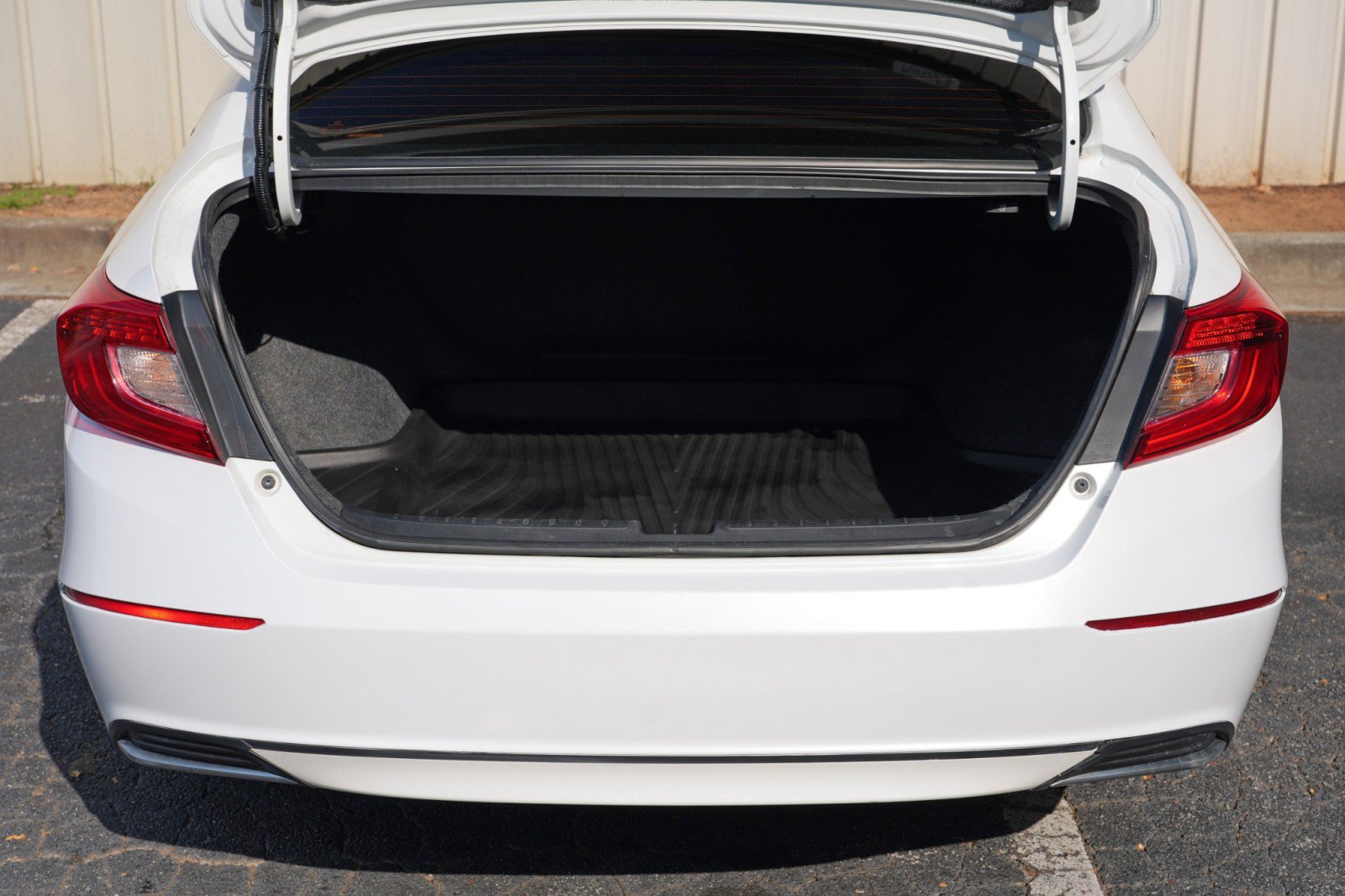 Used 2020 Honda Accord LX image 9