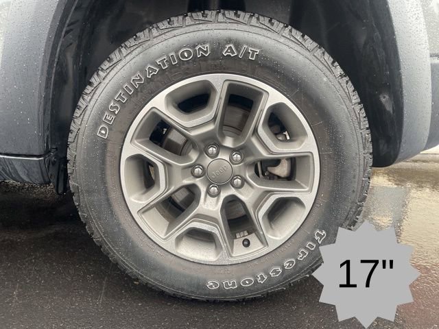 Used 2022 Jeep Cherokee Trailhawk image 5