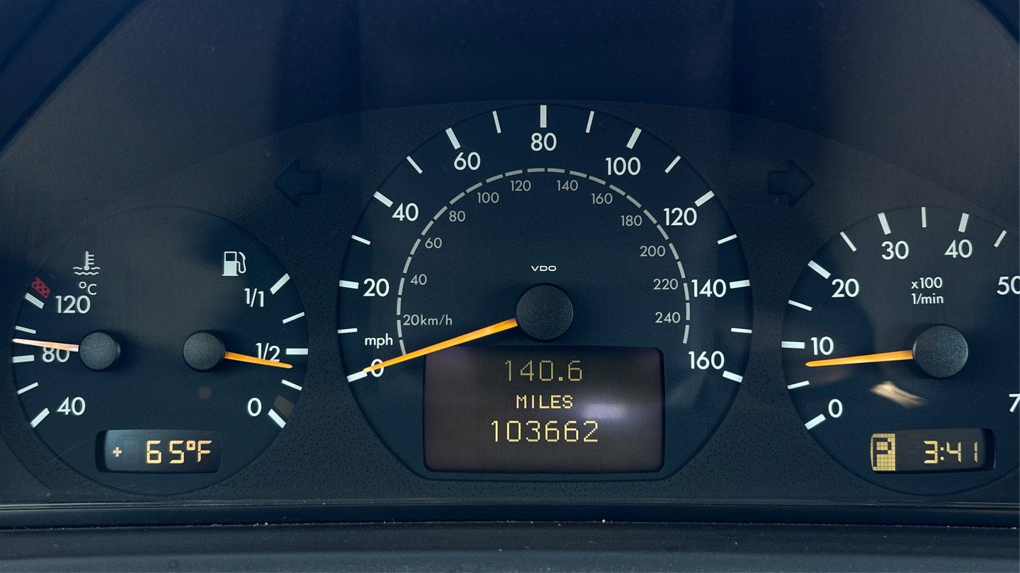Used 2000 Mercedes-Benz E 320 Sedan image 12