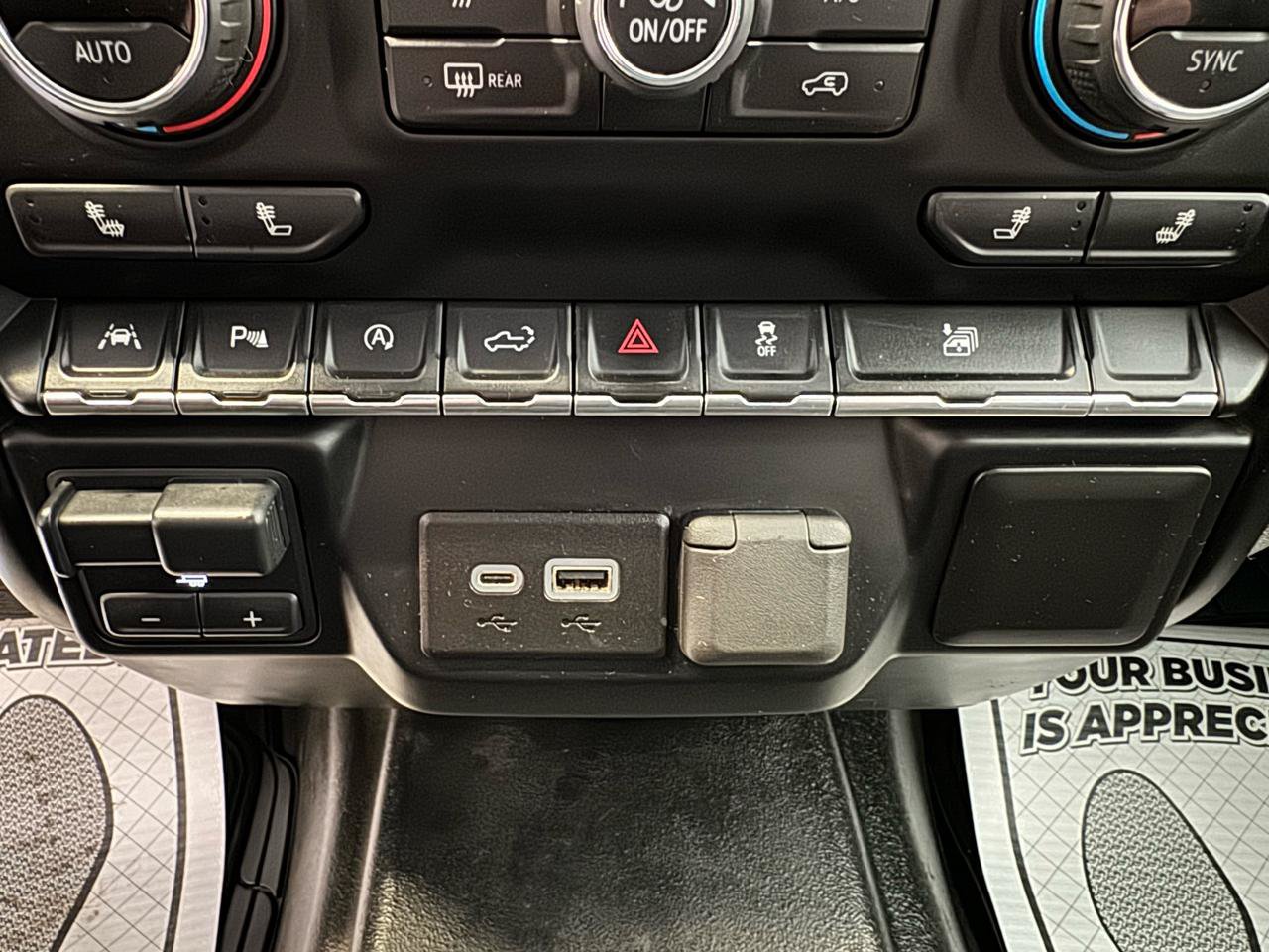 Used 2020 Chevrolet Silverado 1500 LT w/ Convenience Package AWD/4WD image 19