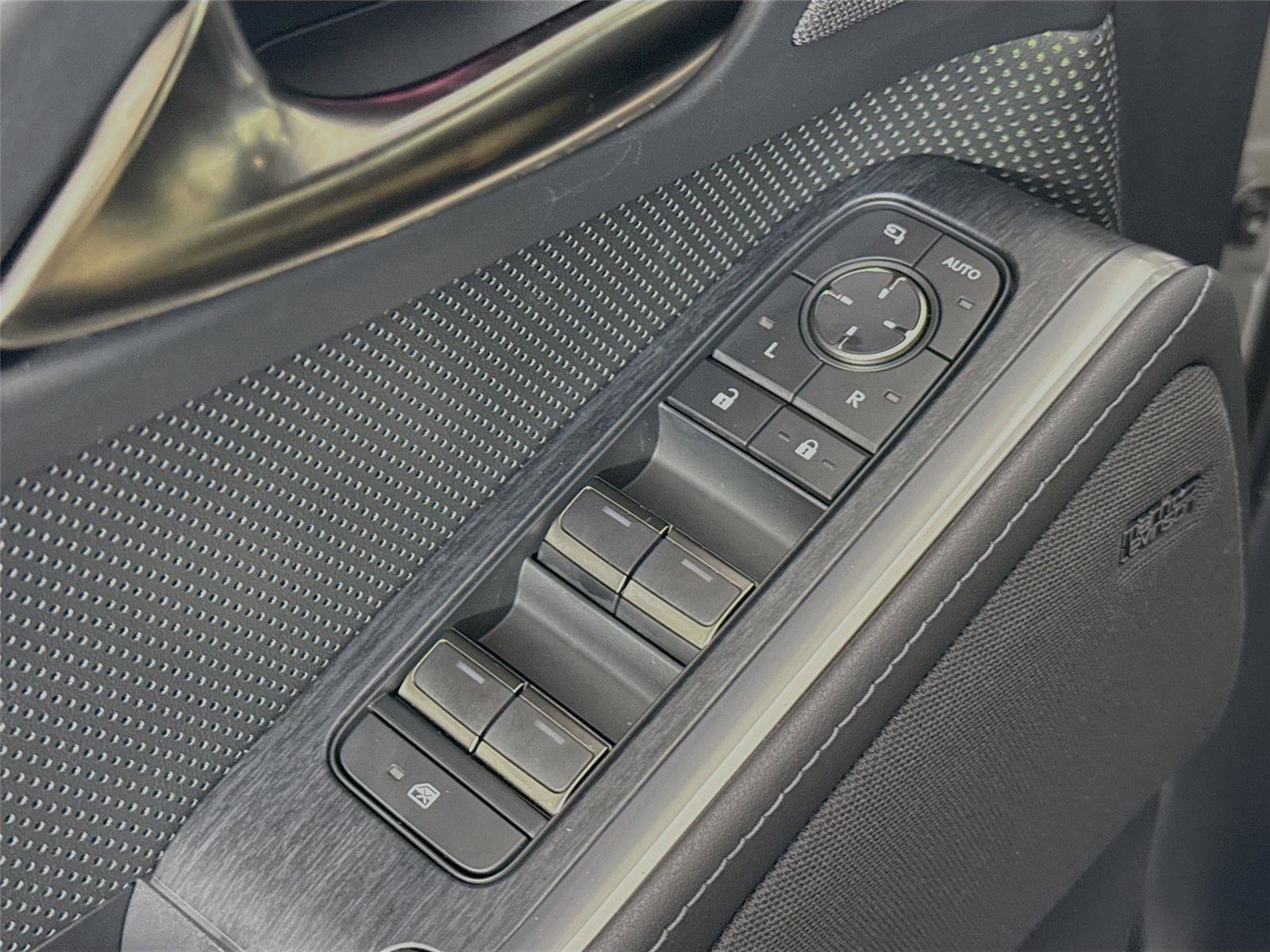 Used 2024 Lexus GX 550 image 30