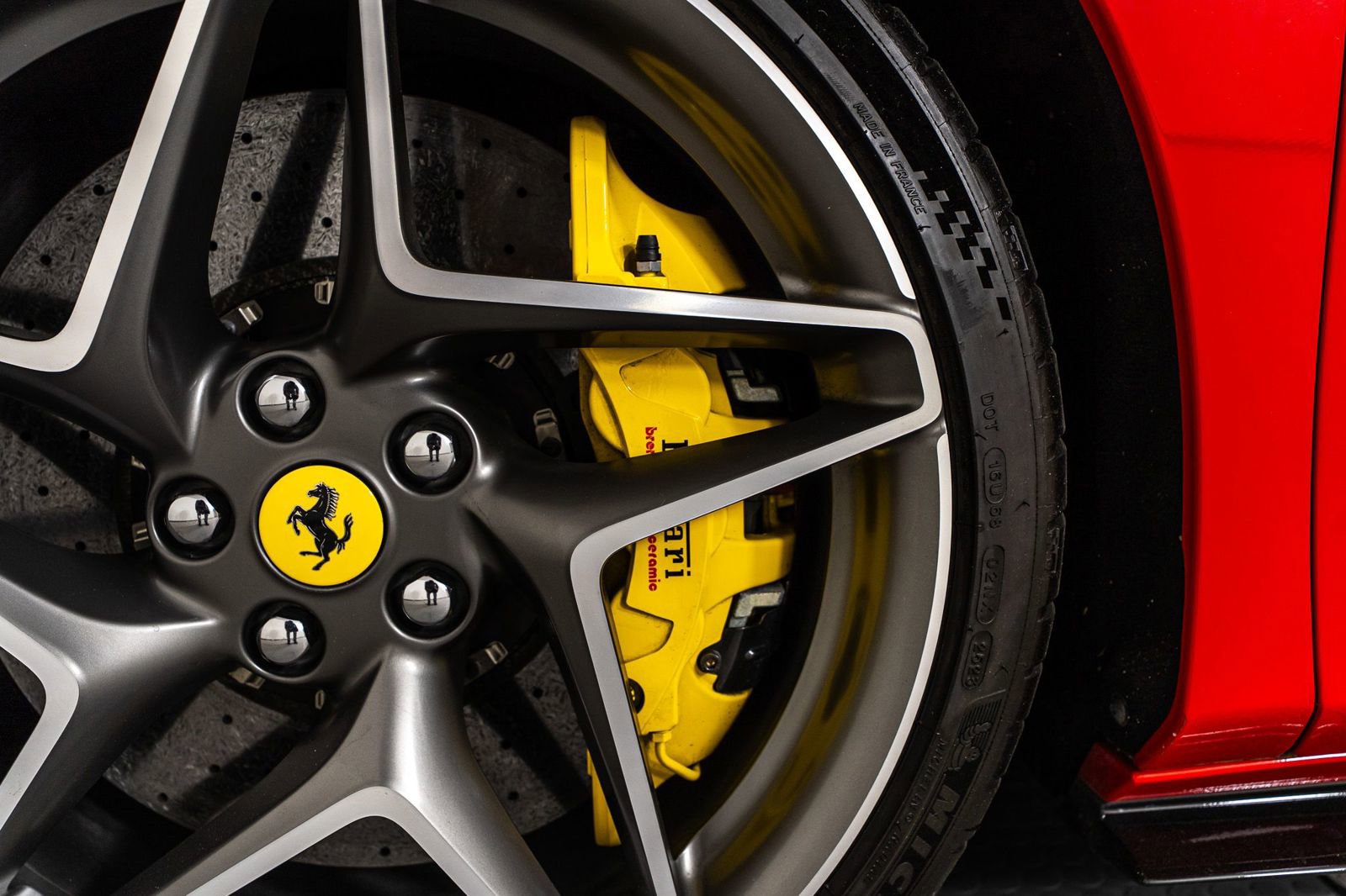 Certified 2021 Ferrari F8 Tributo Base image 24