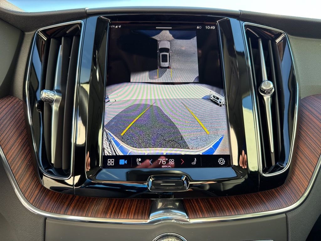 Used 2024 Volvo XC60 T8 Plus w/ Protection Package Premier image 23