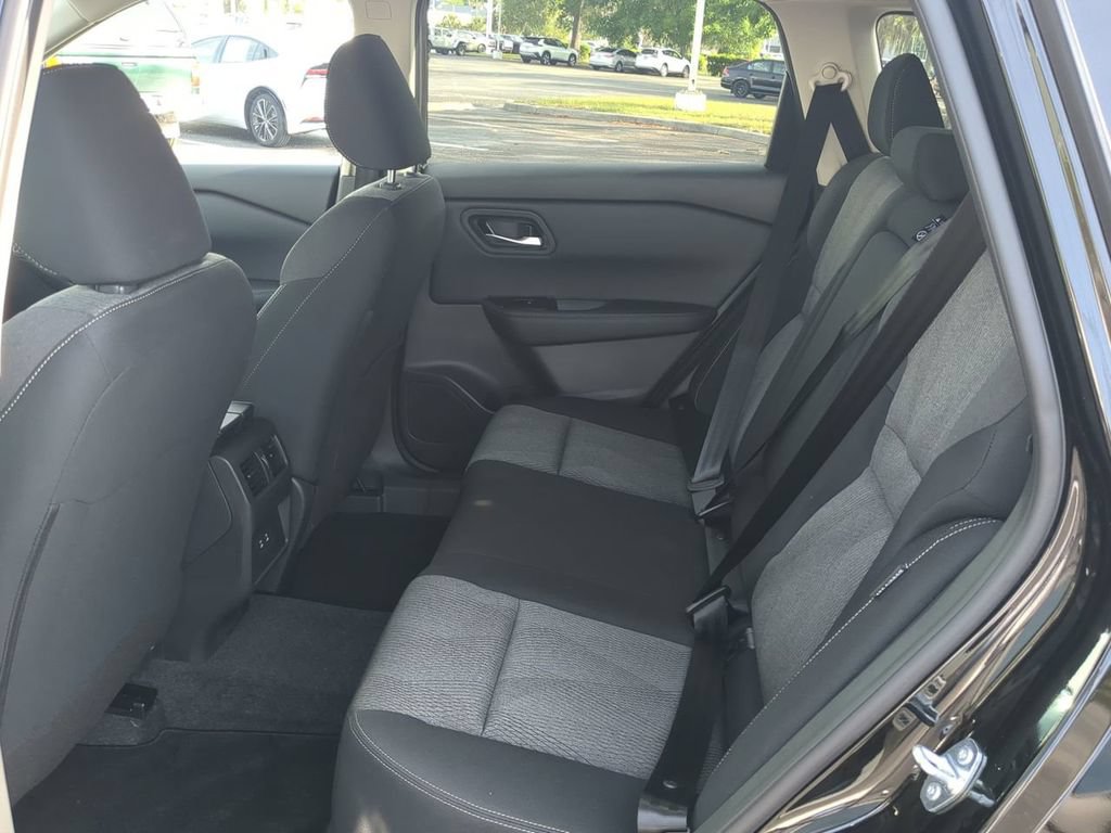 Certified 2026 Nissan Rogue SV FWD image 14