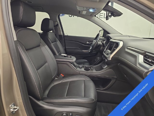 Used 2022 GMC Acadia SLT w/ Technology Package AWD/4WD image 10