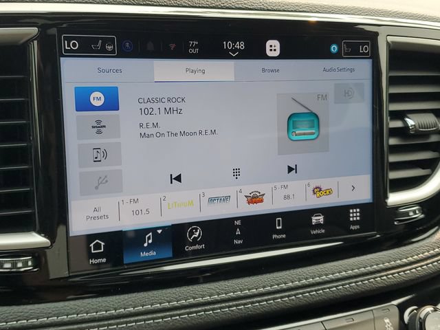 New 2027 Chrysler Pacifica Limited w/ Family Tech Group AWD/4WD image 25