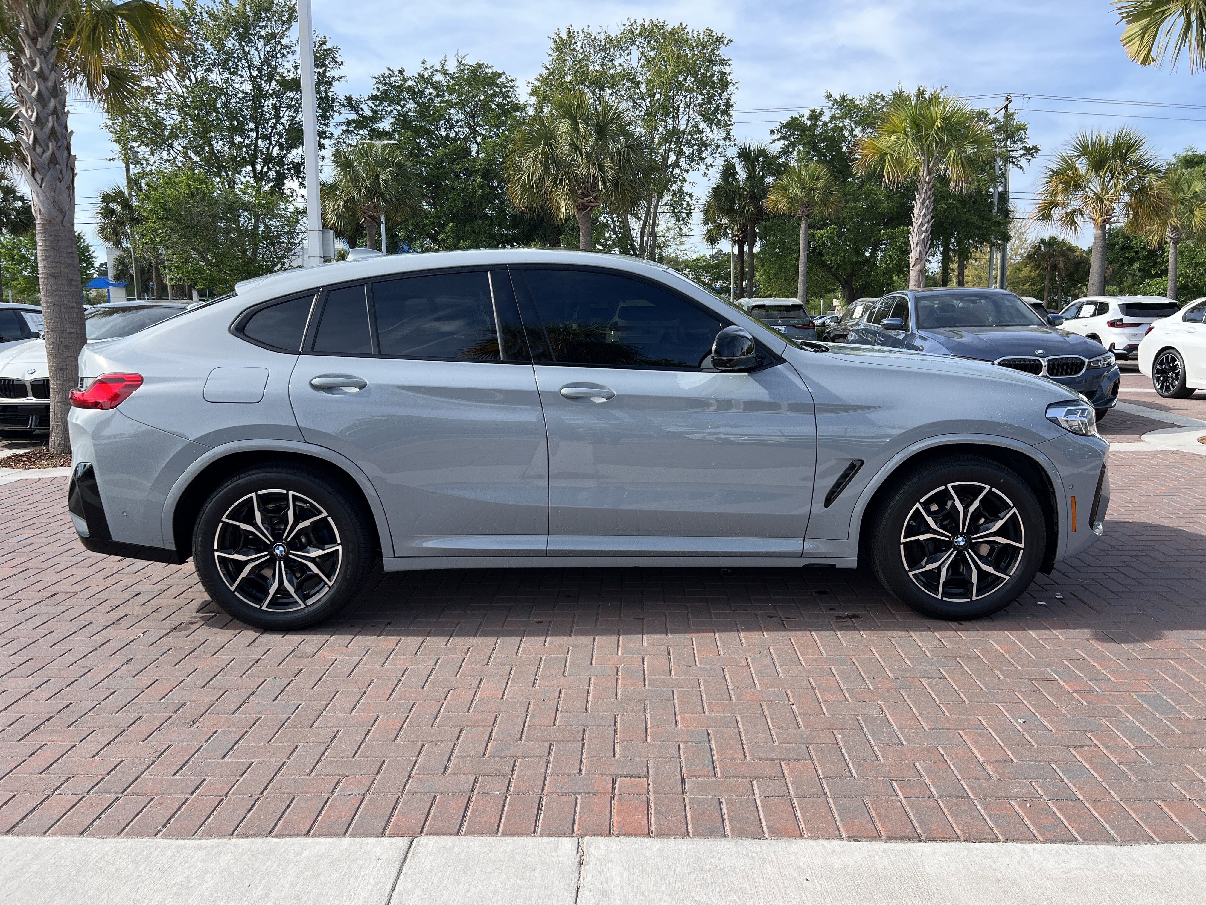 Used 2023 BMW X4 M40i w/ Premium Package image 12