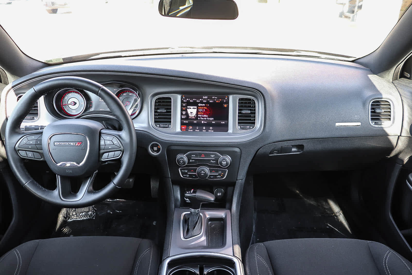 Used 2023 Dodge Charger SXT RWD image 11