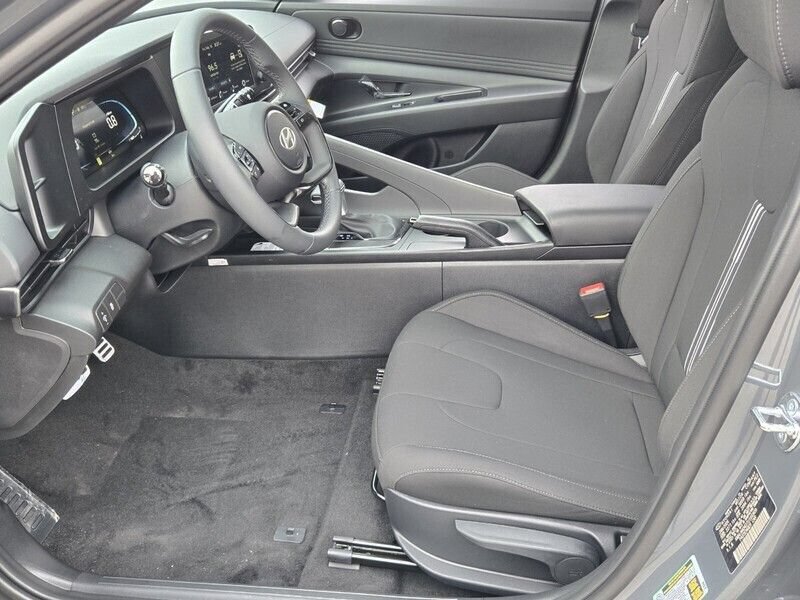 New 2026 Hyundai Elantra SEL Sport Premium FWD image 5