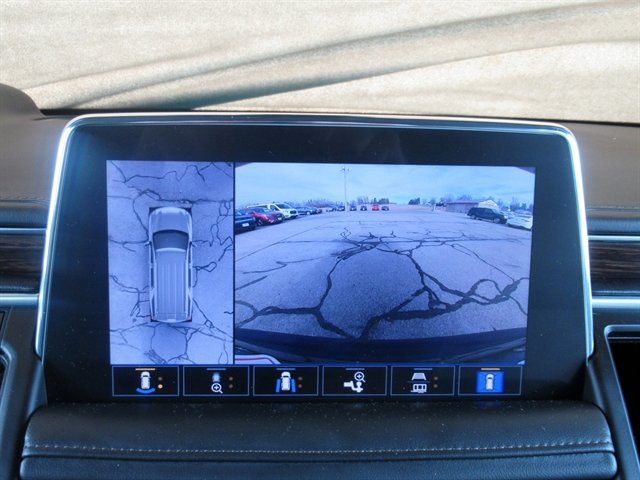 Used 2021 Chevrolet Suburban High Country image 29