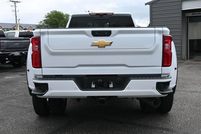 New 2026 Chevrolet Silverado 3500 High Country w/ High Country Premium Package AWD/4WD image 6
