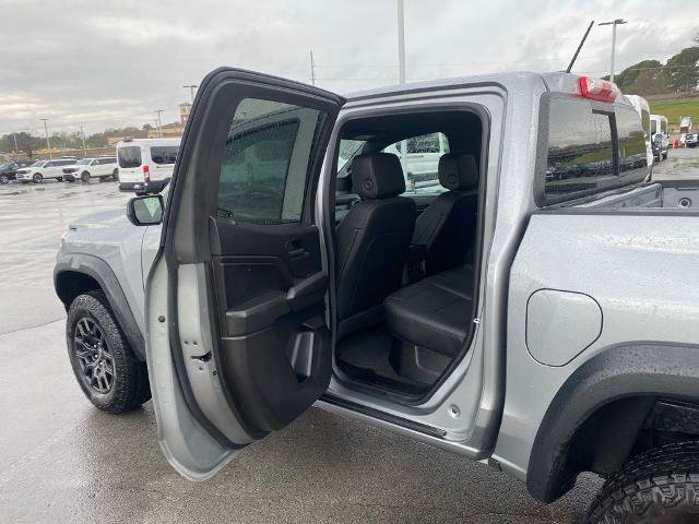 Used 2025 Chevrolet Colorado Trail Boss image 28