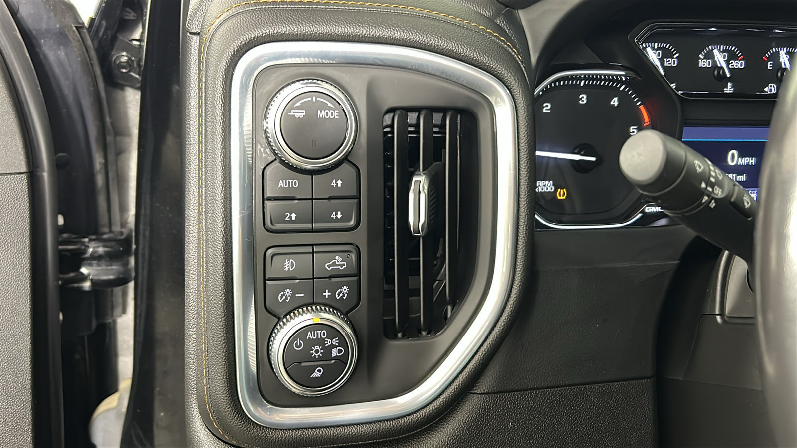 Used 2022 GMC Sierra 3500 AT4 AWD/4WD image 24