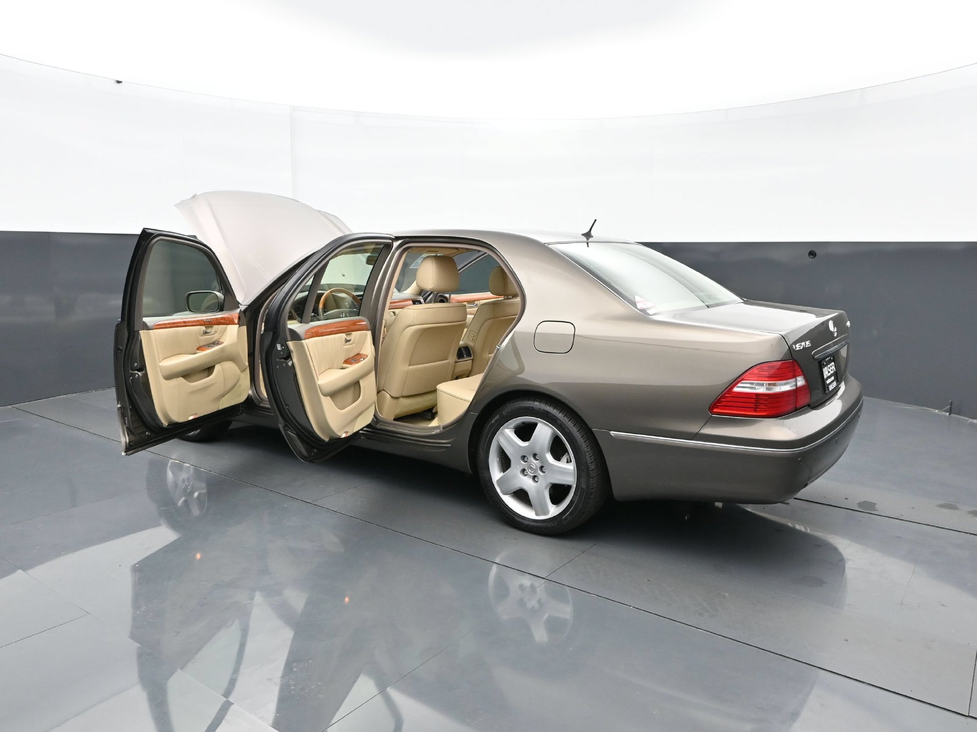 Used 2005 Lexus LS 430 RWD image 34