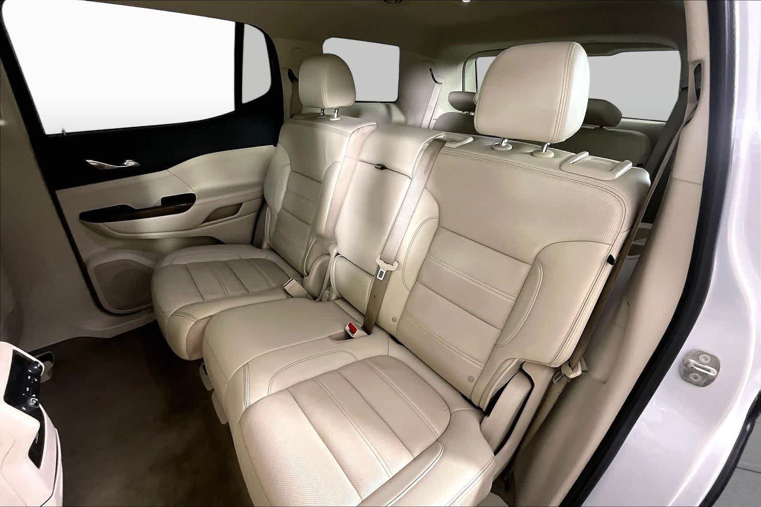Certified 2023 GMC Acadia Denali FWD image 35
