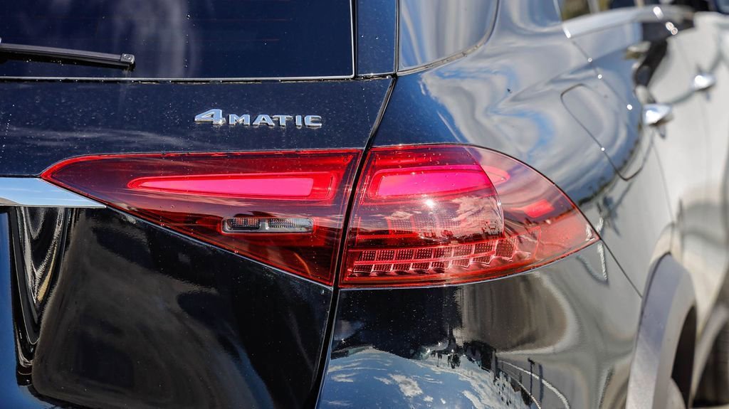 Used 2025 Mercedes-Benz GLE 450e 4MATIC image 10