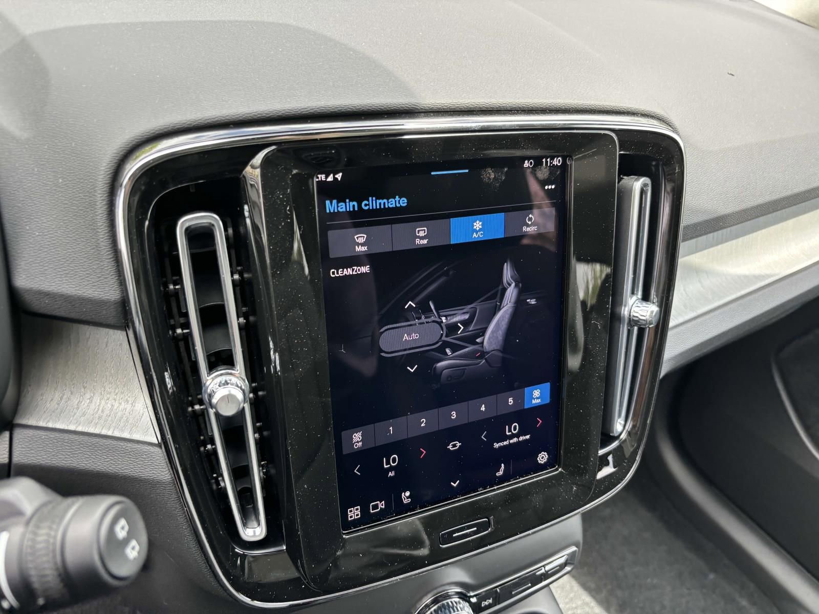 New 2025 Volvo XC40 B5 Core w/ Protection Package Premier AWD/4WD image 19