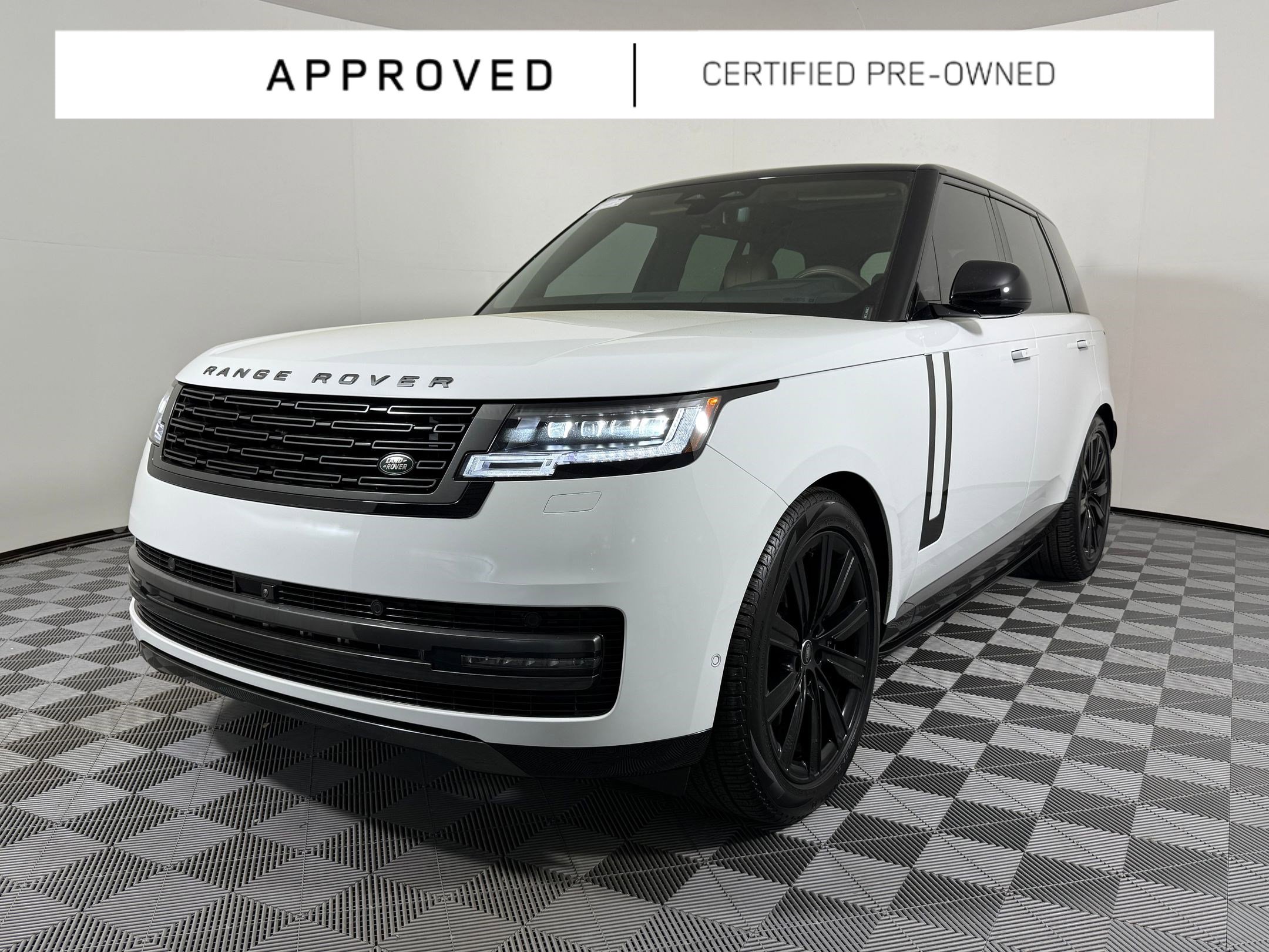 Used 2025 Land Rover Range Rover SE