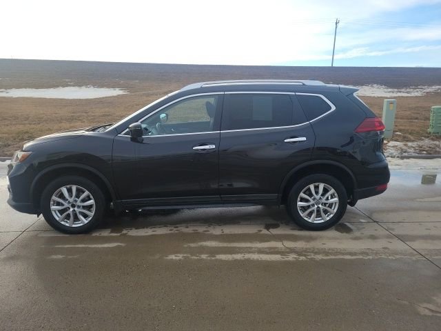 Used 2018 Nissan Rogue SV w/ Premium Package image 9