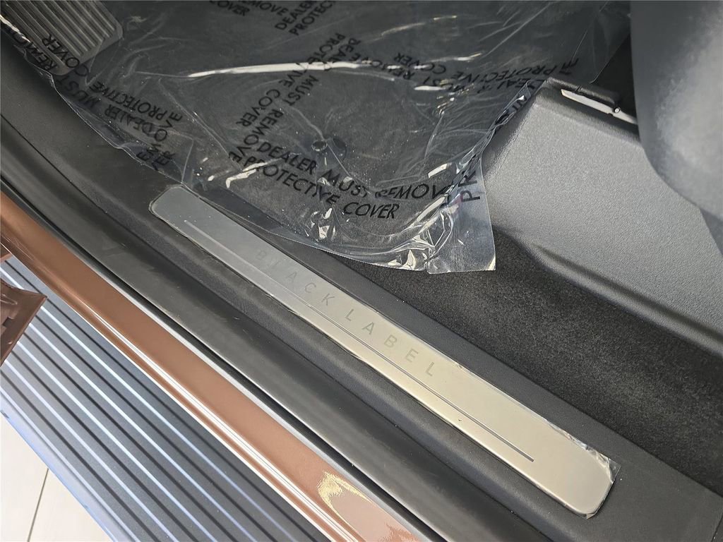 New 2025 Lincoln Navigator L Black Label w/ Black Label Special Edition image 17