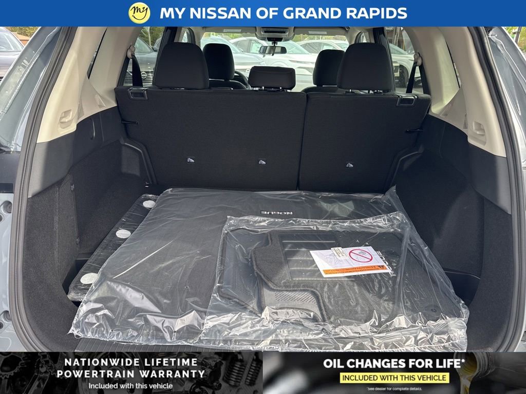 New 2026 Nissan Rogue SV w/ Cold Weather Package AWD/4WD image 5