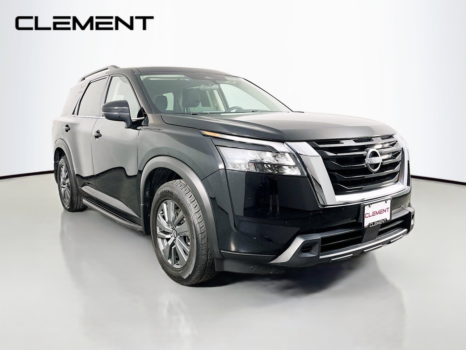 Used 2024 Nissan Pathfinder SV FWD image 4