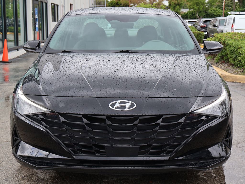 Used 2023 Hyundai Elantra SEL w/ Convenience Package FWD image 10