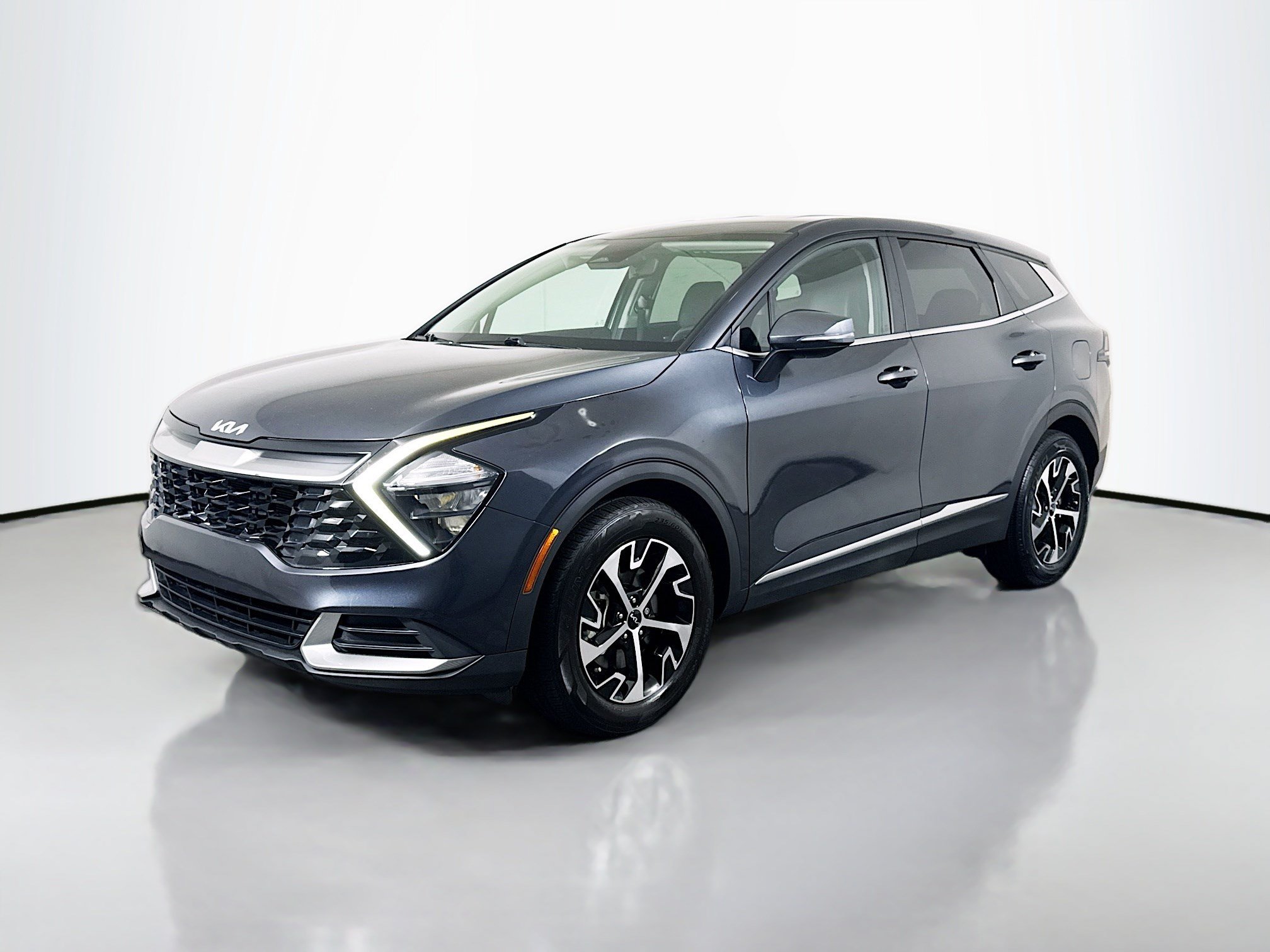 Used 2023 Kia Sportage EX FWD image 4