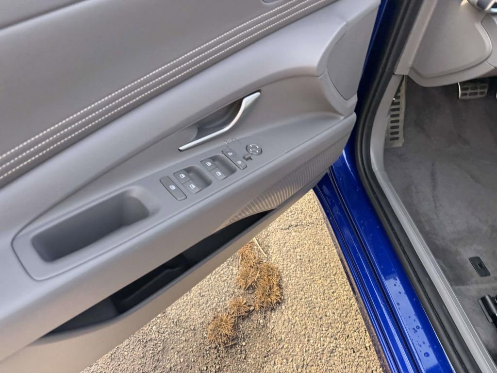 Certified 2025 Hyundai Elantra Sport image 14