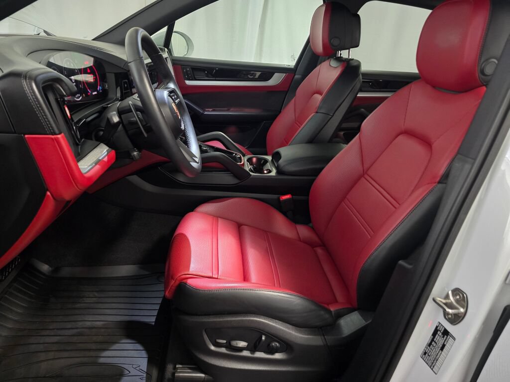 Certified 2026 Porsche Cayenne AWD/4WD image 14