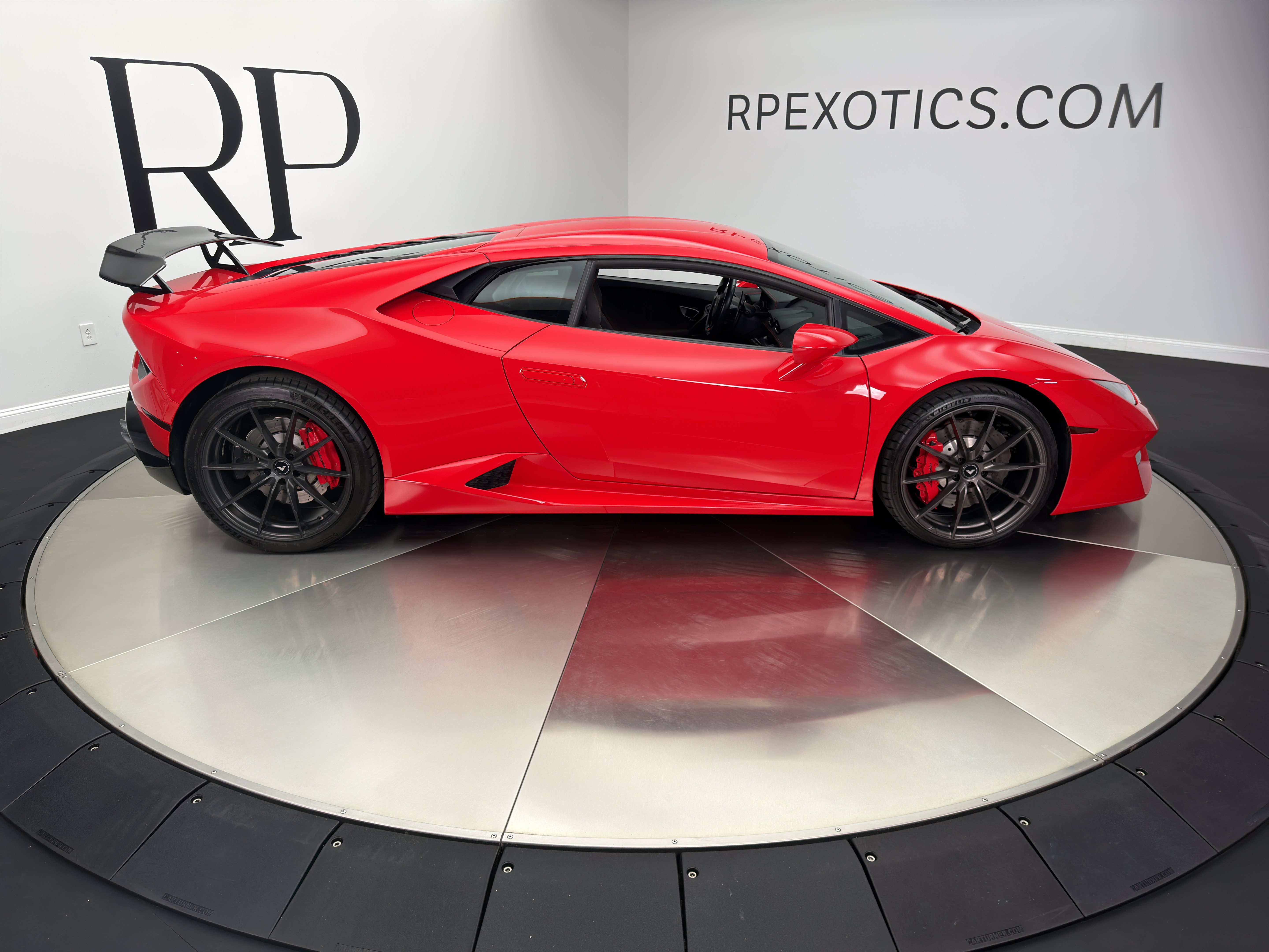 Used 2016 Lamborghini Huracan LP 580-2 RWD image 10