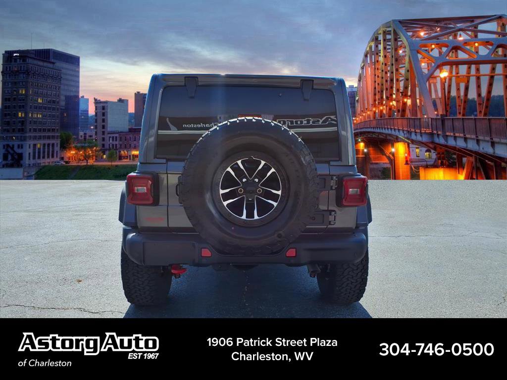 Used 2025 Jeep Wrangler Unlimited Rubicon AWD/4WD image 4