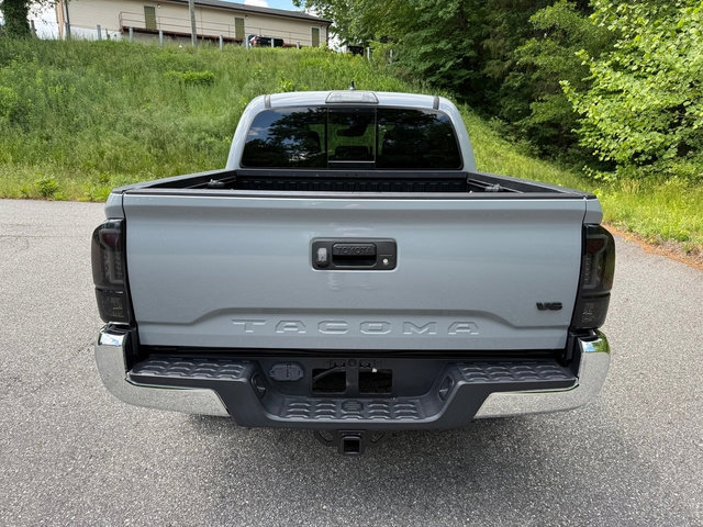 Used 2019 Toyota Tacoma TRD Off-Road AWD/4WD image 7