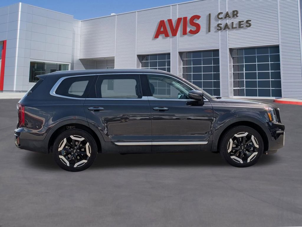 Used 2025 Kia Telluride S image 5