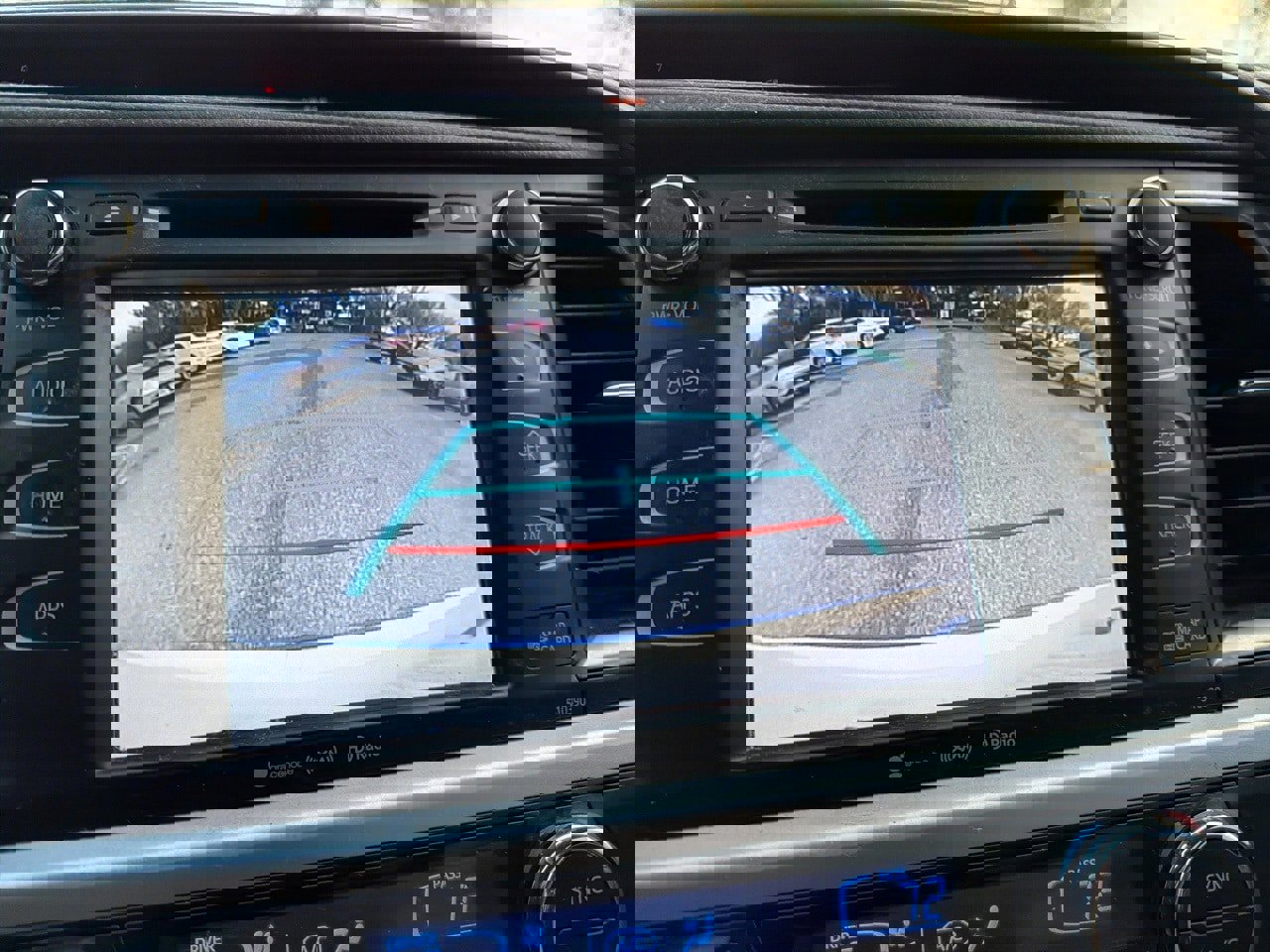 Used 2019 Toyota Highlander XLE image 12