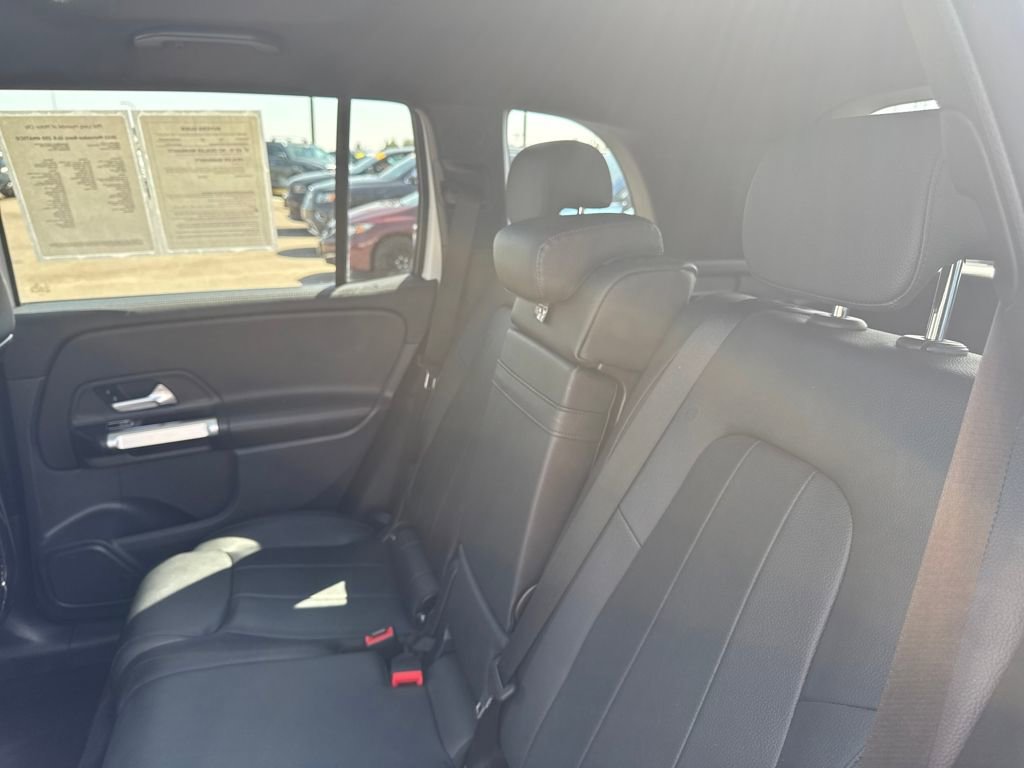 Used 2022 Mercedes-Benz GLB 250 4MATIC image 34
