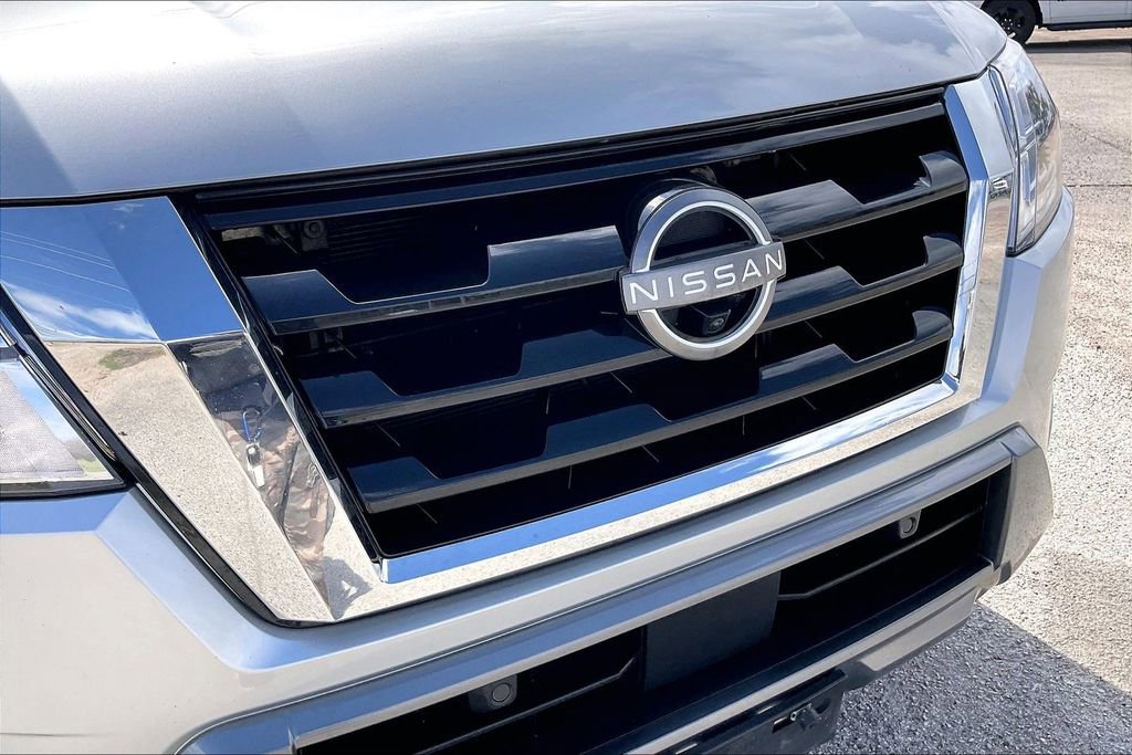 Used 2024 Nissan Armada SL w/ Captain's Chairs Package AWD/4WD image 34